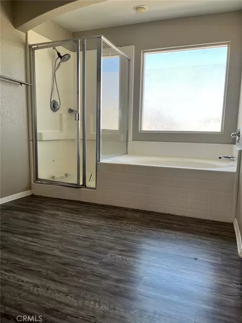 Bath - 9375 Agave Dr, Hesperia, CA 92344 photo 4 of 7