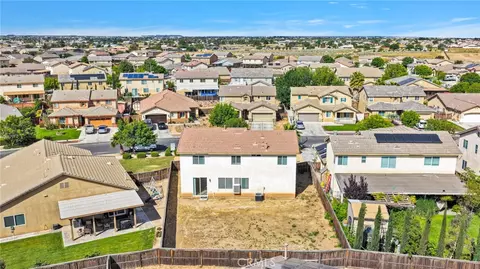 View/Area - 13816 Grant Way, Oak Hills, CA 92344 photo 4 of 7