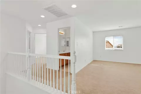 Entry Way - 13816 Grant Way, Oak Hills, CA 92344 photo 4 of 5