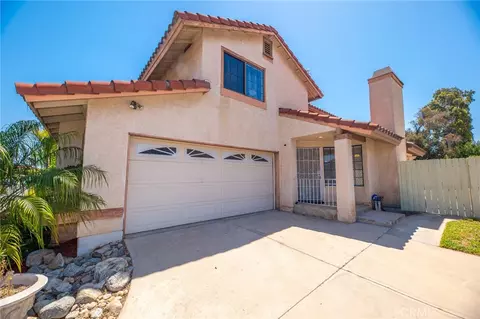2324 Fan Palm Dr, Corona, CA 92879