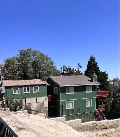 21515 Peak Cir, Cedarpines Park, CA 92322