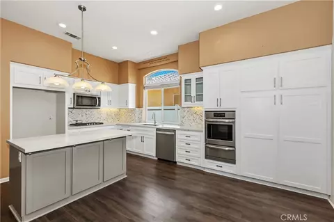 Kitchen - 13481 Canyon Vw, Yucaipa, CA 92399 photo 1 of 2