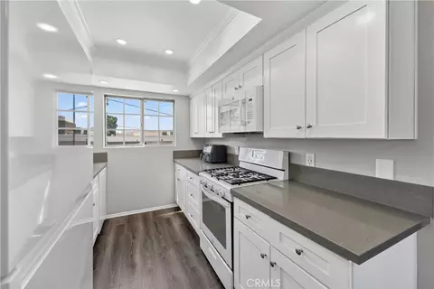 Kitchen - 4191 Baldwin Park Blvd #2, Baldwin Park, CA 91706 photo 2 of 3