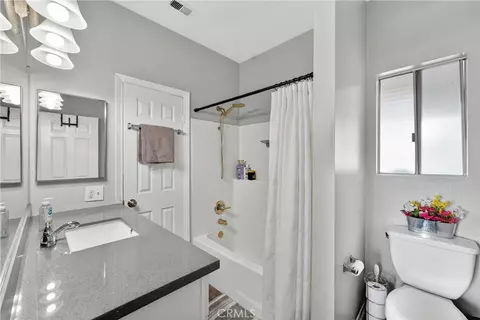 Bath - 4191 Baldwin Park Blvd #2, Baldwin Park, CA 91706 photo 2 of 3