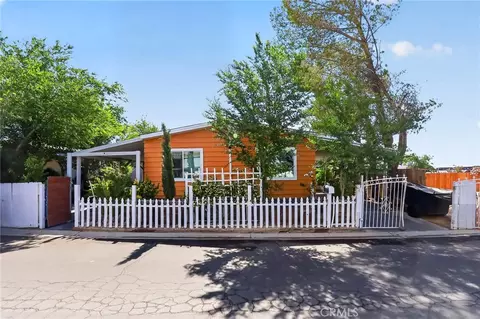 3300 15th St W #64, Rosamond, CA 93560
