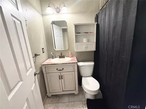 Bath - 6691 Orangewood, Highland, CA 92346 photo 2 of 5