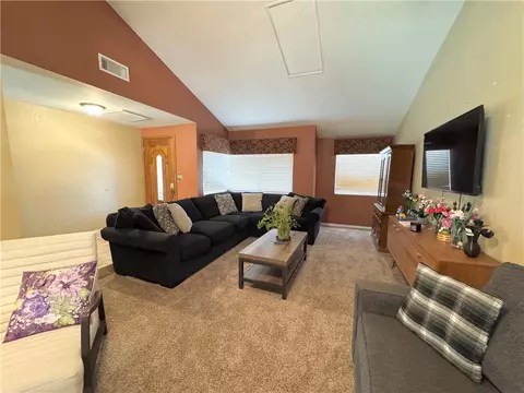 Living - 6691 Orangewood, Highland, CA 92346 photo 6 of 8