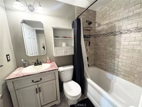 Bath - 6691 Orangewood, Highland, CA 92346 photo 3 of 4