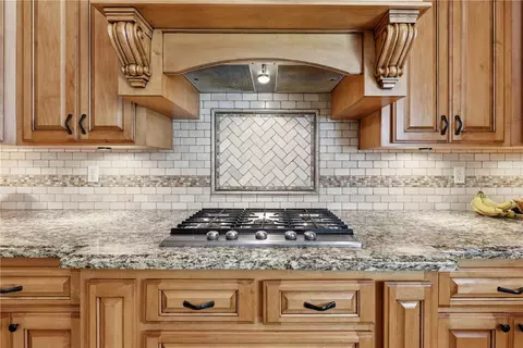 Kitchen - 6691 Orangewood, Highland, CA 92346 photo 5 of 8