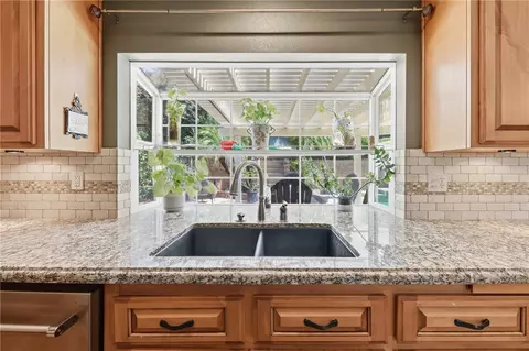 Kitchen - 6691 Orangewood, Highland, CA 92346 photo 3 of 8