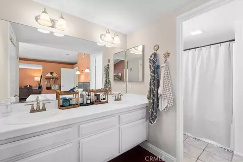 Bath - 34668 Orchard St, Wildomar, CA 92595 photo 4 of 4