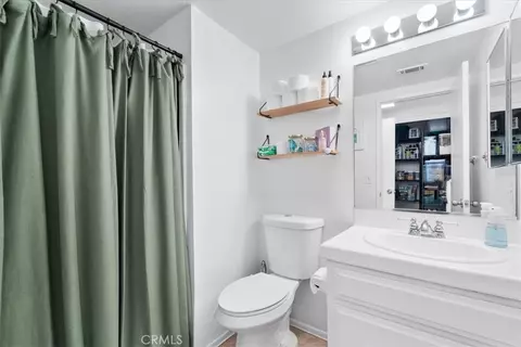 Bath - 34668 Orchard St, Wildomar, CA 92595 photo 2 of 4