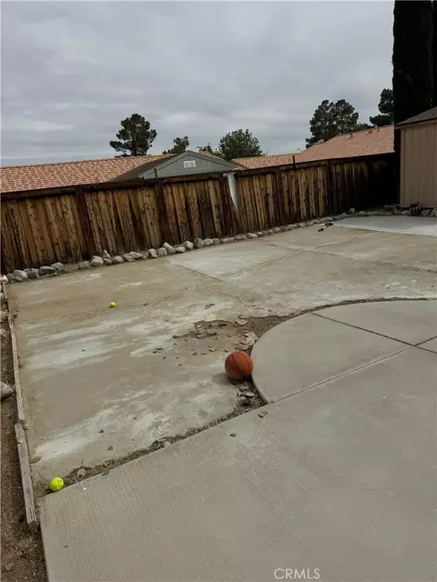 Exterior - 10800 Gates St, Adelanto, CA 92301 photo 4 of 5