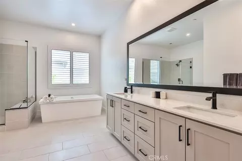 Bath - 1112 W Empress, Glendora, CA 91741 photo 1 of 9