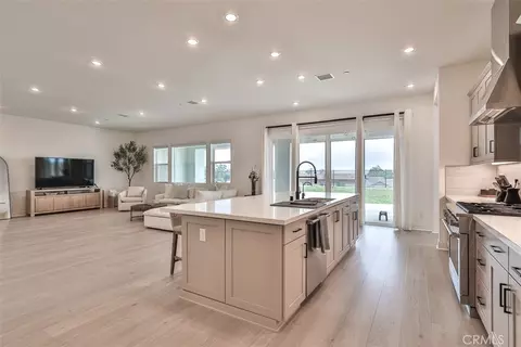 Kitchen - 1112 W Empress, Glendora, CA 91741 photo 5 of 8