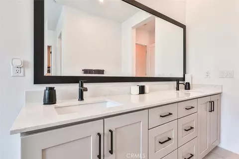 Bath - 1112 W Empress, Glendora, CA 91741 photo 5 of 9