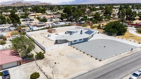 View/Area - 15103 Kinai Rd, Apple Valley, CA 92307 photo 3 of 5