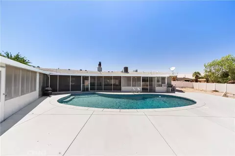 Exterior - 15103 Kinai Rd, Apple Valley, CA 92307 photo 6 of 7