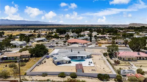 View/Area - 15103 Kinai Rd, Apple Valley, CA 92307 photo 4 of 5