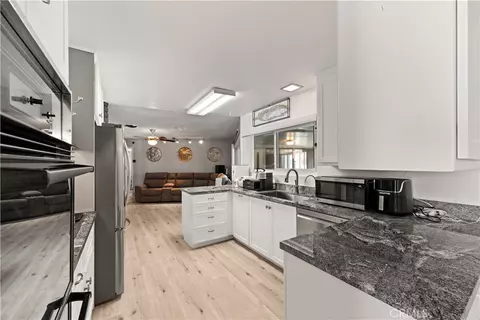 Kitchen - 15103 Kinai Rd, Apple Valley, CA 92307 photo 2 of 5