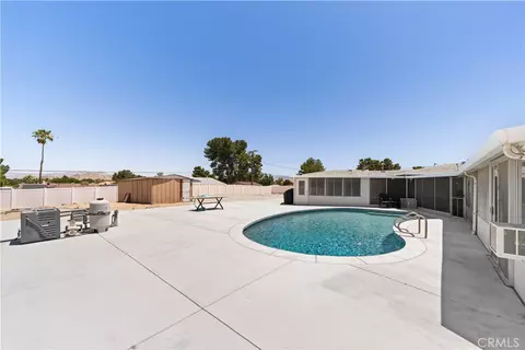 Exterior - 15103 Kinai Rd, Apple Valley, CA 92307 photo 5 of 7