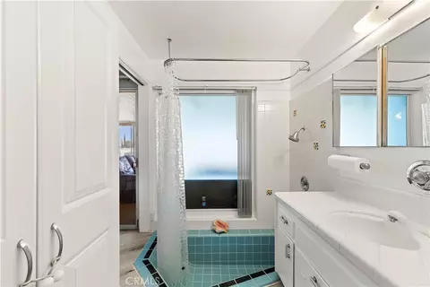 Bath - 15103 Kinai Rd, Apple Valley, CA 92307 photo 1 of 2