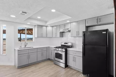 Kitchen - 16424 Verde St, Hesperia, CA 92345 photo 1 of 2