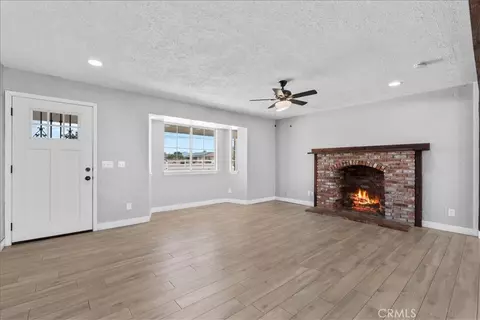 Living - 16424 Verde St, Hesperia, CA 92345 photo 3 of 5