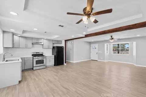 Entry Way - 16424 Verde St, Hesperia, CA 92345 photo 2 of 3