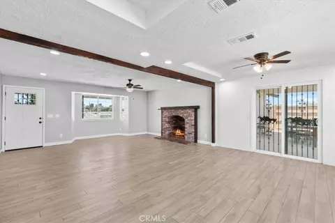 Living - 16424 Verde St, Hesperia, CA 92345 photo 2 of 5