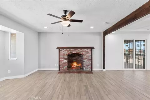Living - 16424 Verde St, Hesperia, CA 92345 photo 4 of 5