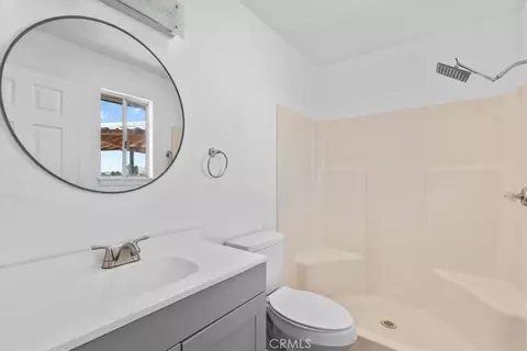 Bath - 16424 Verde St, Hesperia, CA 92345 photo 1 of 2