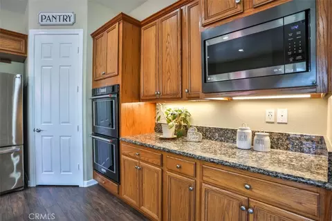 Kitchen - 12619 Rustic Oak Ct, Rancho Cucamonga, CA 91739 photo 3 of 6