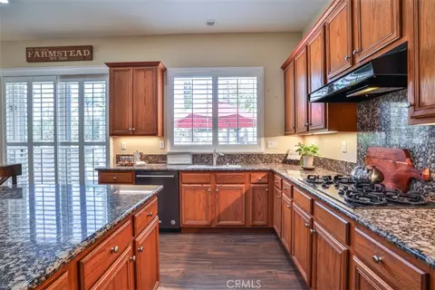 Kitchen - 12619 Rustic Oak Ct, Rancho Cucamonga, CA 91739 photo 5 of 6