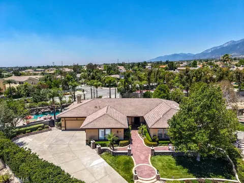 View/Area - 12619 Rustic Oak Ct, Rancho Cucamonga, CA 91739 photo 2 of 4