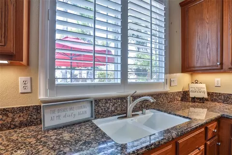 Kitchen - 12619 Rustic Oak Ct, Rancho Cucamonga, CA 91739 photo 4 of 6