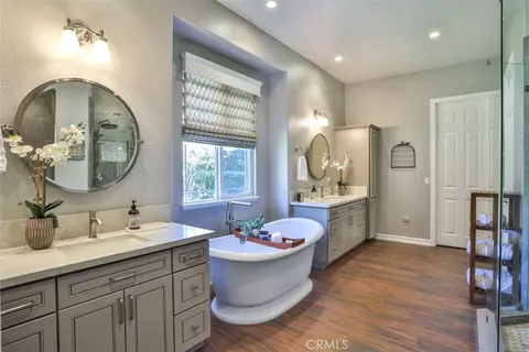 Bath - 12619 Rustic Oak Ct, Rancho Cucamonga, CA 91739 photo 3 of 9