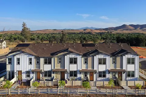 9833 Crossbay Loop #701, Jurupa Valley, CA 92509
