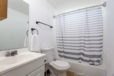 Bath - 26962 Nudgent St, Boron, CA 93516 photo 2 of 2