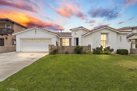11930 Clayton Ln, Victorville, CA 92392