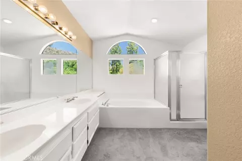 Bath - 28348 Saddlebrook, Highland, CA 92346 photo 2 of 4