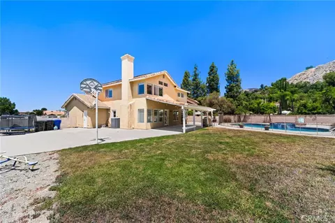 Exterior - 28348 Saddlebrook, Highland, CA 92346 photo 11 of 12
