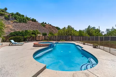 Exterior - 28348 Saddlebrook, Highland, CA 92346 photo 5 of 12