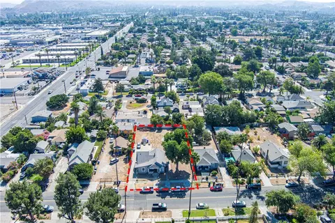 View/Area - 3342 Eucalyptus Ave, Riverside, CA 92507 photo 4 of 10