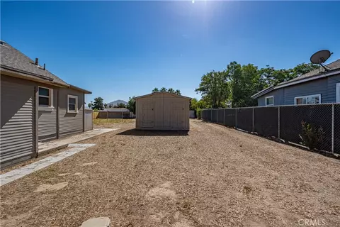Exterior - 3342 Eucalyptus Ave, Riverside, CA 92507 photo 13 of 20