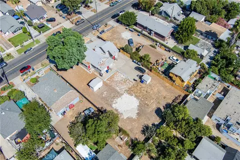 View/Area - 3342 Eucalyptus Ave, Riverside, CA 92507 photo 3 of 10