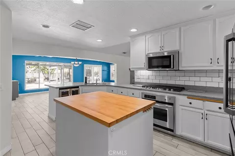 Kitchen - 18641 Niles, Hesperia, CA 92345 photo 1 of 4