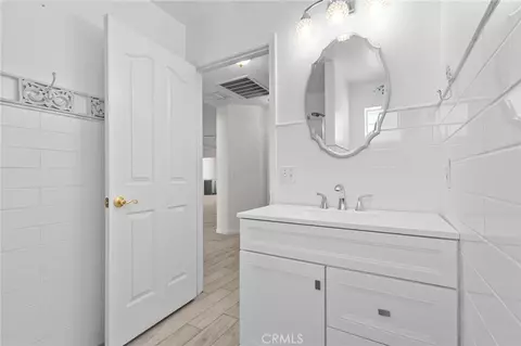 Bath - 18641 Niles, Hesperia, CA 92345 photo 6 of 6