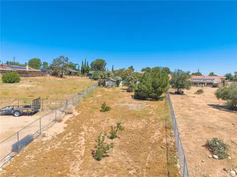 View/Area - 18641 Niles, Hesperia, CA 92345 photo 2 of 5