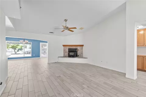 Living - 18641 Niles, Hesperia, CA 92345 photo 4 of 11